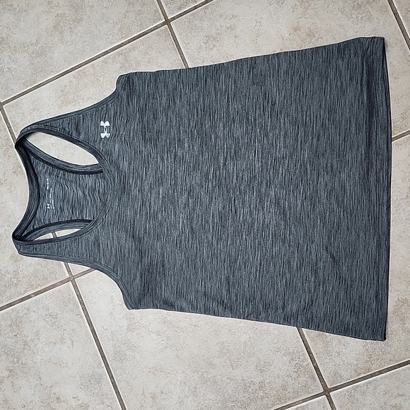 Women’s Under Armour Tank- Medium - Picture 1 of 4